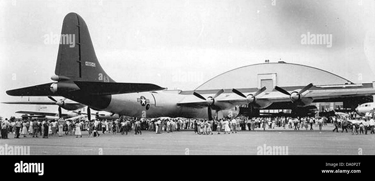 Im September 1948 führte der B-36 Peacemaker, der auf der Kirtland Air Force Base stationiert war, strategische Bombenangriffe durch. Die B-36 war ein wichtiger Teil der Langstreckenbombardements der US Air Force. Stockfoto