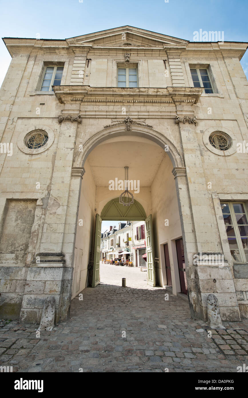 Der Eingang in der Abbaye-Royal Fontevraud im Tal Loire, Frankreich. Im Bild von innen heraus suchen Stockfoto