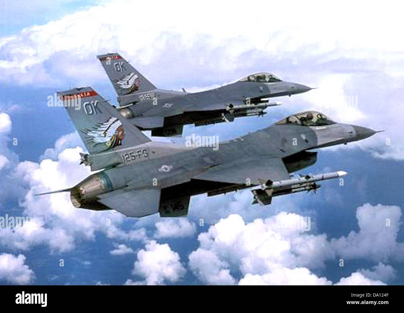 Der 138th Fighter Wing betreibt die F-16 Fighting Falcon, ein vielseitiges Mehrzweckflugzeug, das für Luftkämpfe, Luftunterstützung und Präzisionsangriffe eingesetzt wird. Die Einheit ist Teil der Oklahoma Air National Guard. Stockfoto