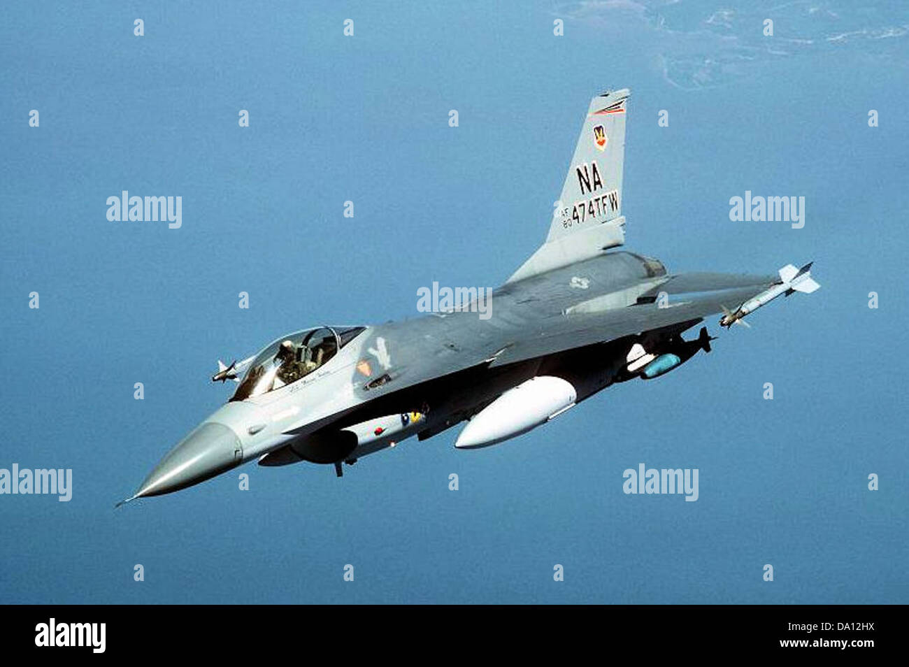 Die 429th Tactical Fighter Squadron betreibt die General Dynamics F-16A Block 10B Fighting Falcon (Seriennummer 80-0474), ein Mehrzweckflugzeug für Luft- und Luft-Boden-Missionen. Stockfoto