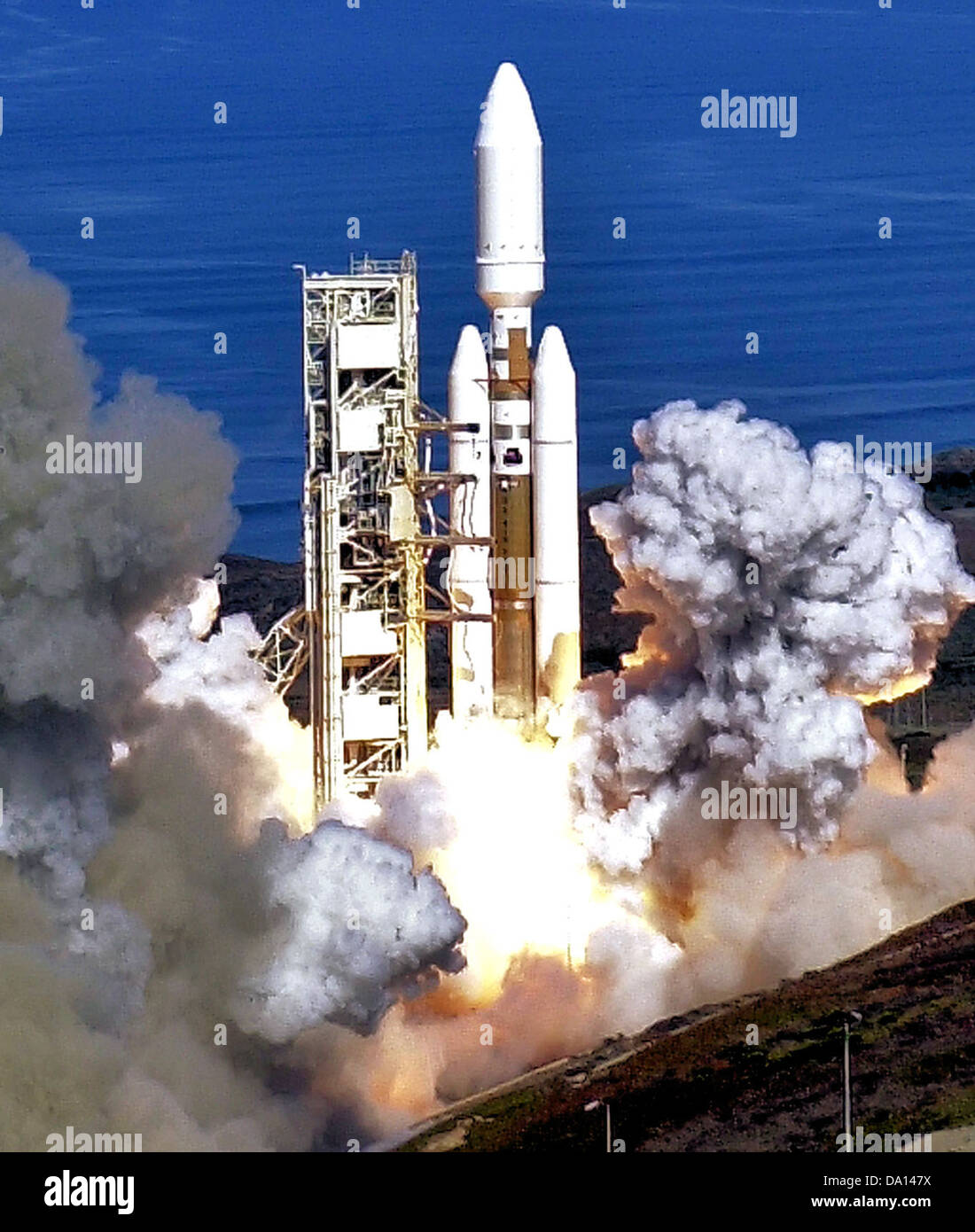 Die Titan IV Centaur war eine Schwerlastrakete, die zum Abfeuern von Satelliten eingesetzt wurde. Sie wurde von der Vandenberg Air Force Base gestartet und unterstützt den US-Weltraumbetrieb und den Einsatz von Satelliten. Stockfoto Die Titan IV Centaur war eine Schwerlastrakete, die zum Abfeuern von Satelliten eingesetzt wurde. Sie wurde von der Vandenberg Air Force Base gestartet und unterstützt den US-Weltraumbetrieb und den Einsatz von Satelliten. Stockfoto