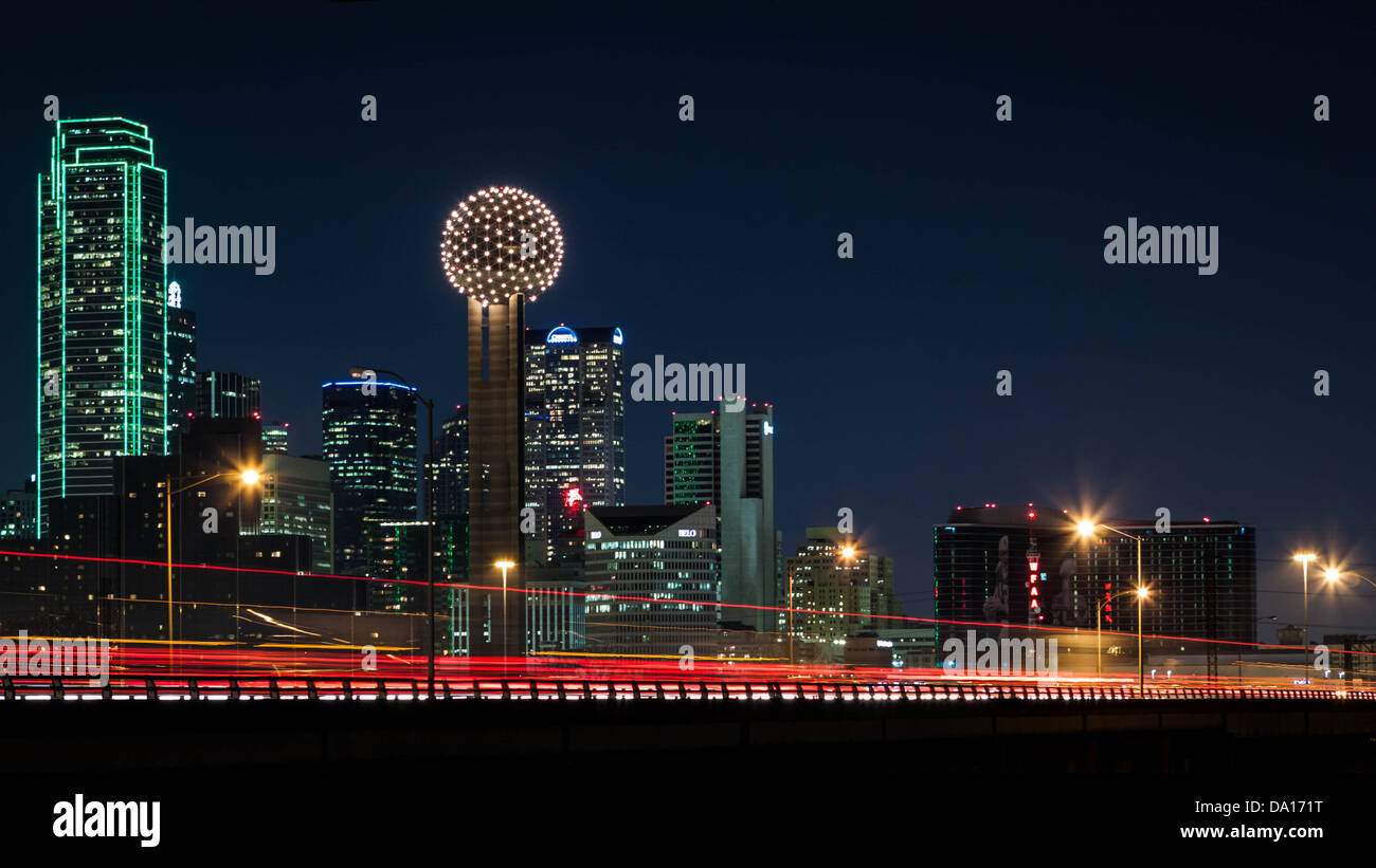 Dallas Skyline bei Nacht Stockfoto