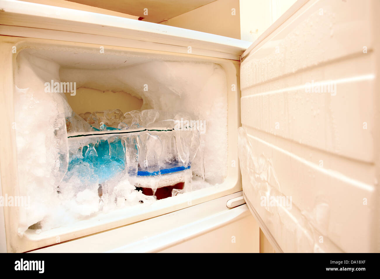 Gefrierschrank vereist Stockfotografie - Alamy