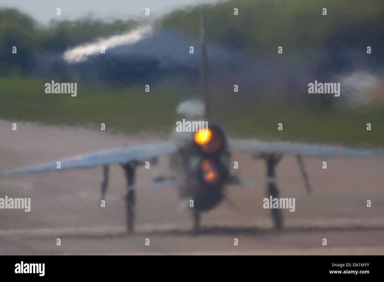 RAF Lightning Vinatge kalten Krieges Düsenjäger am Start-und Landebahn und gepflegt am Flugplatz Bruntingthorpe UK Stockfoto