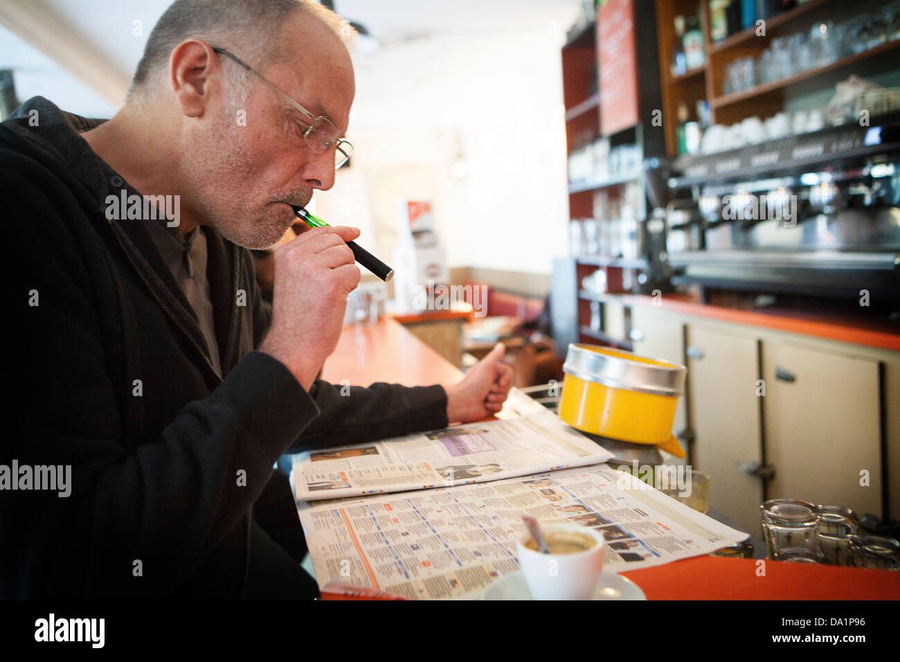 ELEKTRONISCHE ZIGARETTE Stockfoto