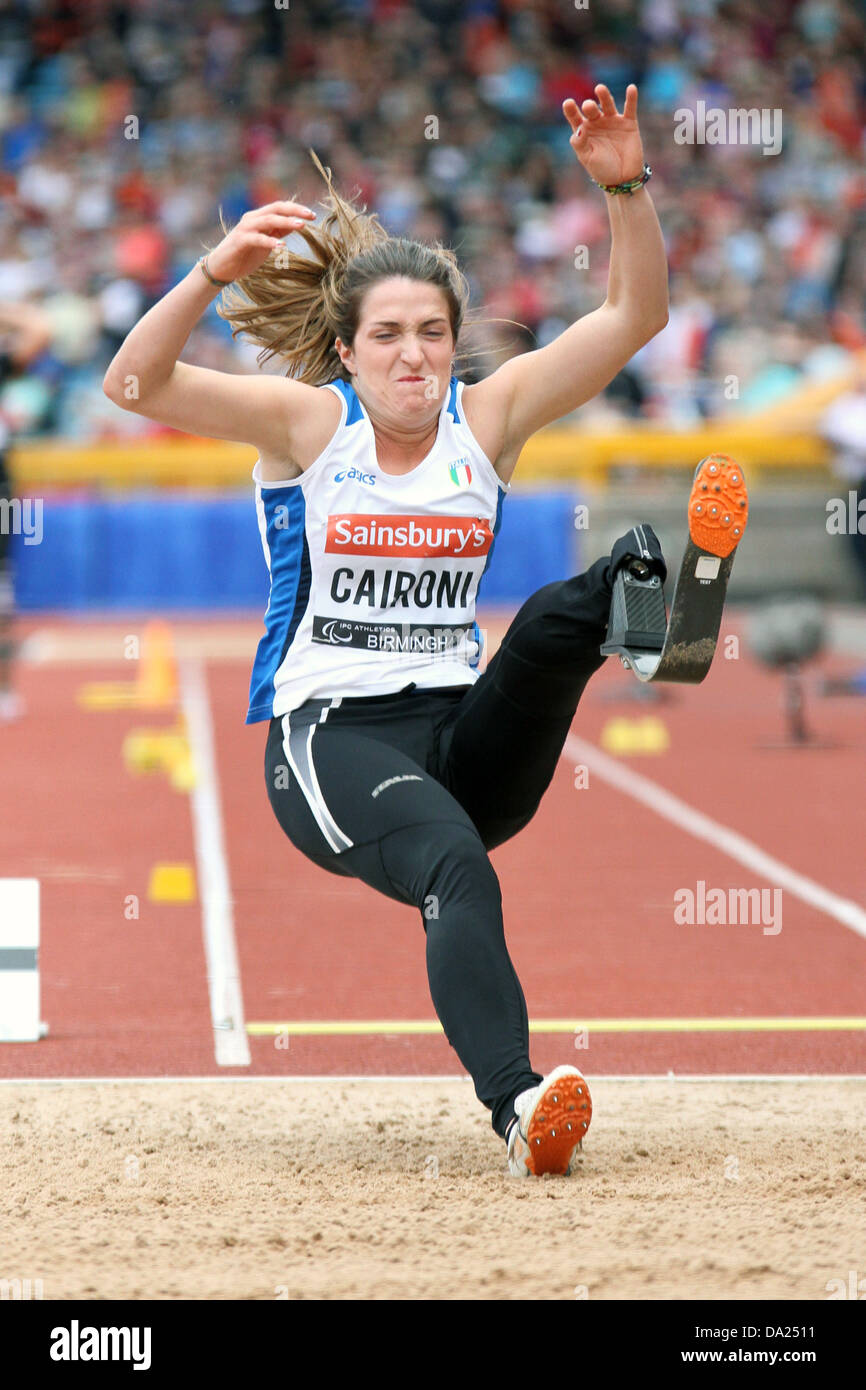 Martina Caironi (Italien) in den Frauen (F42/F44) Weitsprung bei den Sainsbury IPC Leichtathletik Grand Prix Finale in Birmingham 2013. Stockfoto