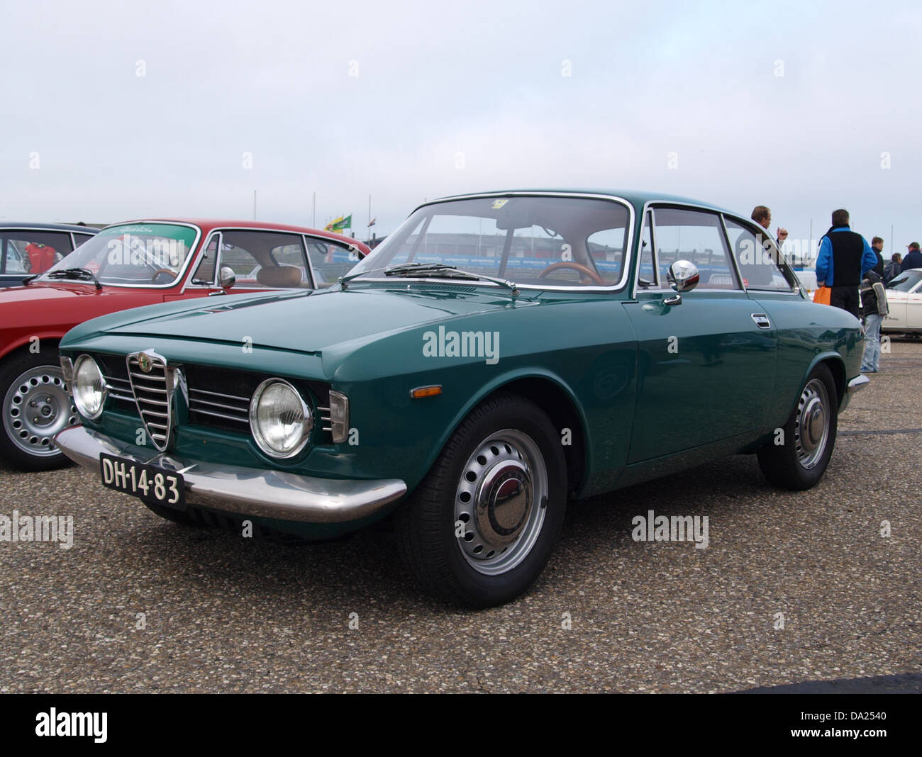 Der Alfa Romeo GT 1600 Junior 1967 wurde 2010 auf dem Nationaal Oldtimer Festival in Zandvoort gezeigt. Der GT 1600 Junior ist bekannt für sein schlankes Design und seine sportliche Abstammung und stellt ein Schlüsselmodell in der Automobilgeschichte von Alfa Romeo dar. Stockfoto
