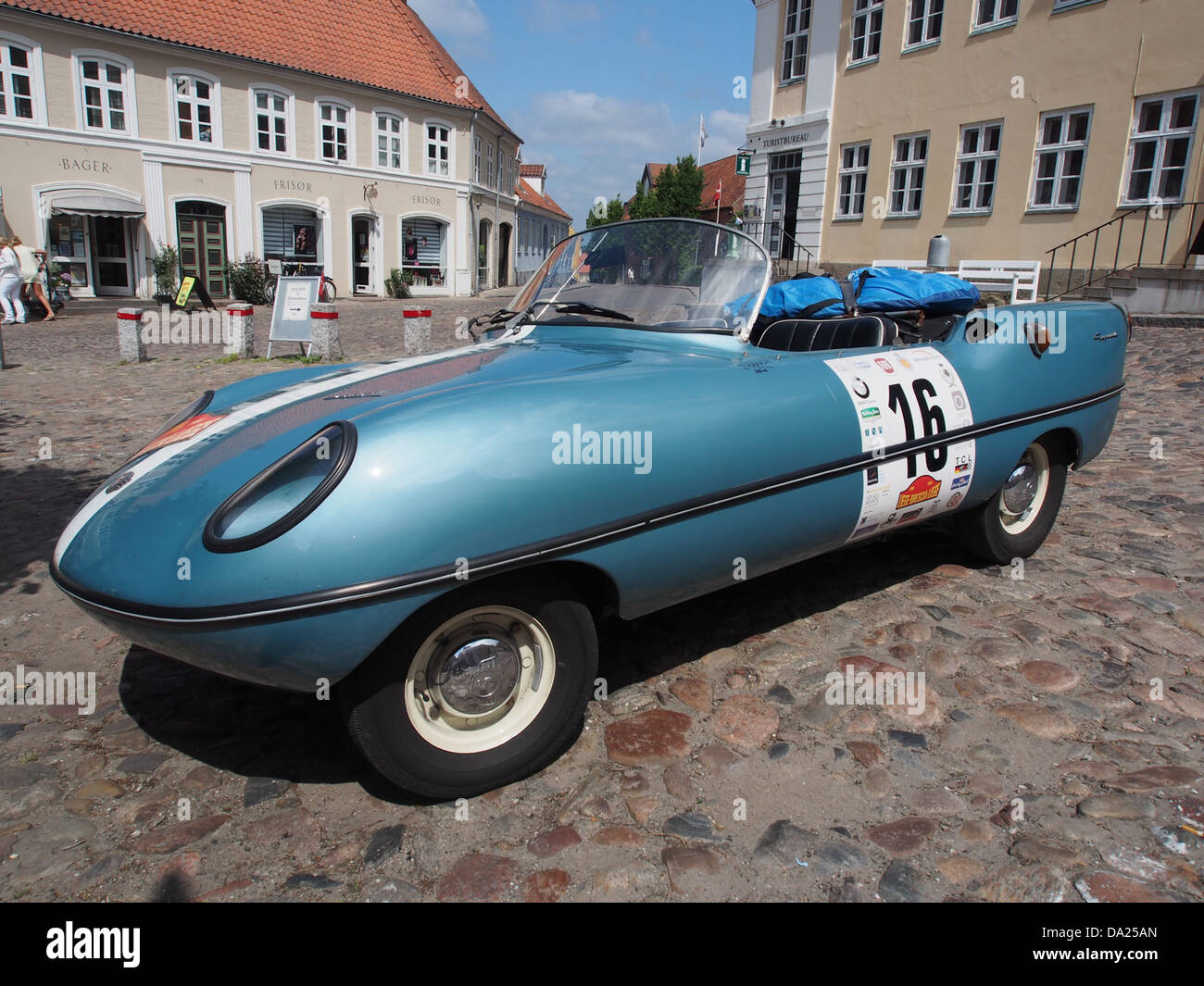 Der Goggomobil Dart, der 2010 auf dem Nationaal Oldtimer Festival in Zandvoort vorgestellt wurde, ist ein Beispiel für das Automobildesign der Mitte des 20. Jahrhunderts. Die Veranstaltung zeigt Oldtimer, wobei der Dart ein klassisches Beispiel der Kompaktwagentechnik aus den 1950er und 1960er Jahren darstellt Stockfoto