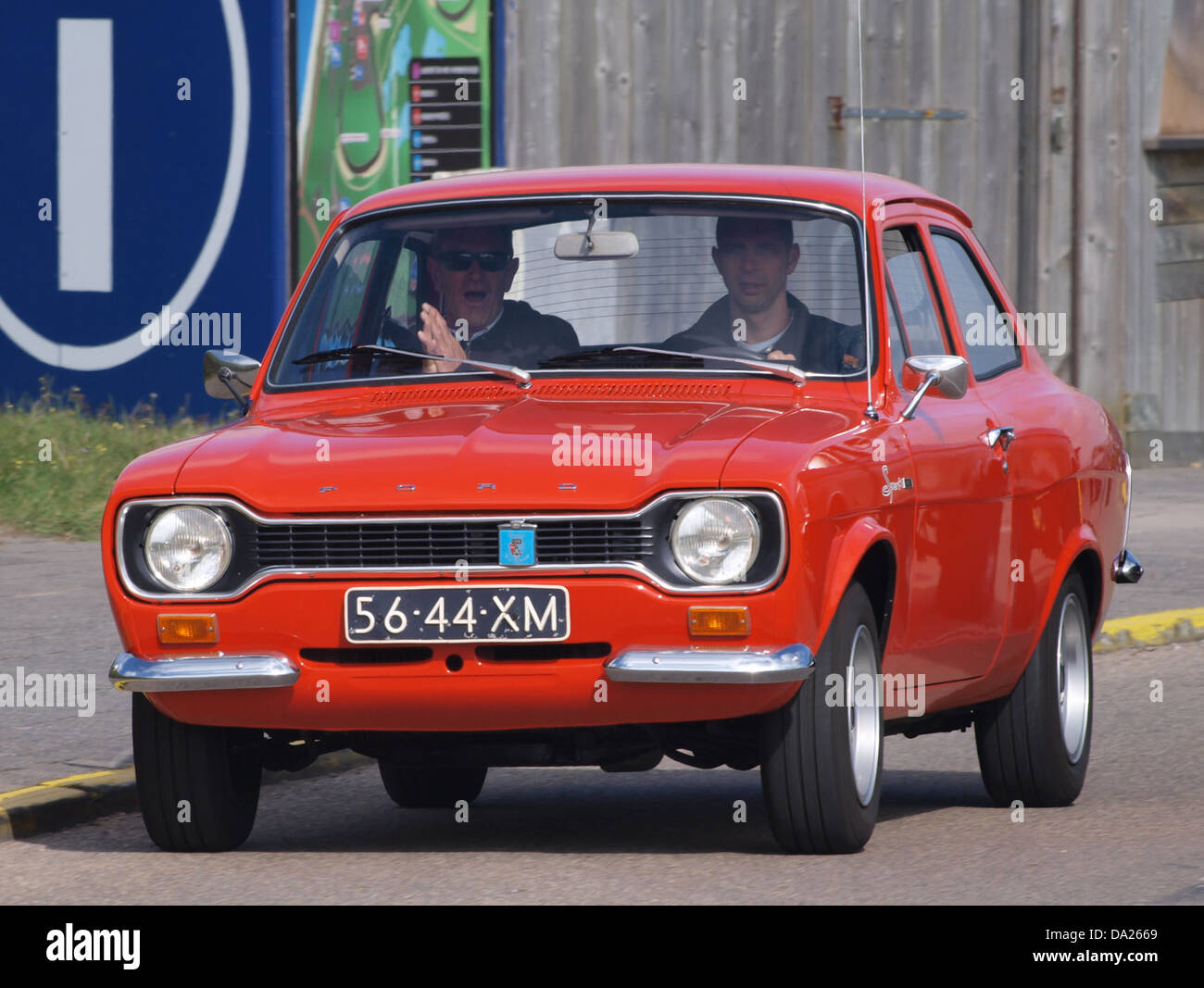 Der Ford Escort Sport 1300 wurde 1973 auf dem Nationaal Oldtimer Festival in Zandvoort, Niederlande, 2010 vorgestellt. Diese Oldtimer-Veranstaltung beleuchtet Oldtimer und ihre kulturelle Bedeutung in der Automobilgeschichte. Stockfoto