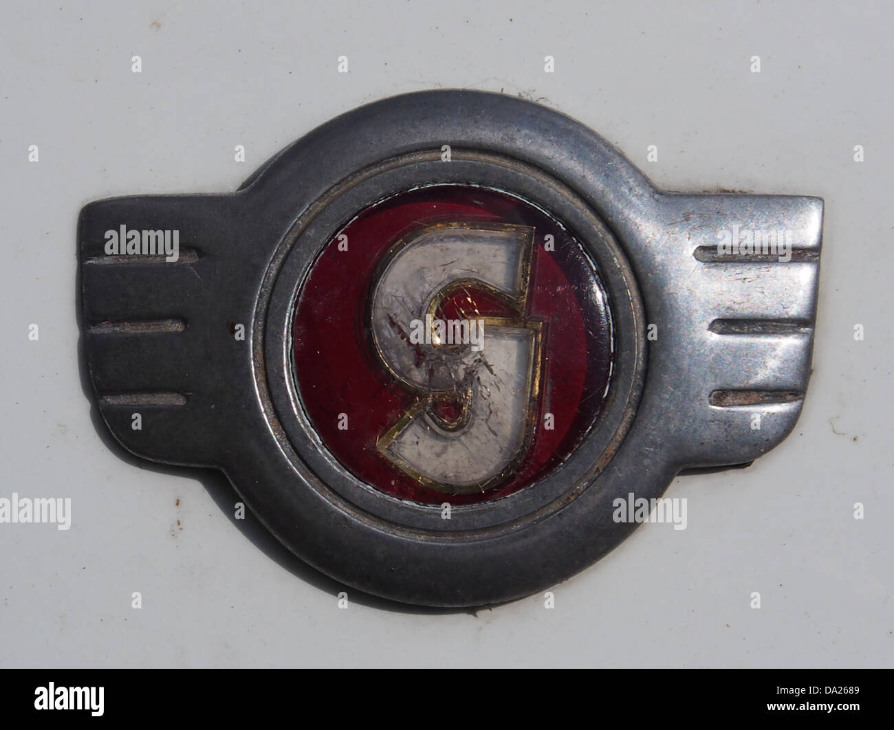 Dieses Bild vom Nationaal Oldtimer Festival 2010 in Zandvoort zeigt einen Goggomobil Dart, einen Oldtimer aus den 1960er Jahren Das Festival feiert klassische Autos und Automobilgeschichte und lenkt die Aufmerksamkeit auf die legendären Fahrzeuge der Vergangenheit. Stockfoto