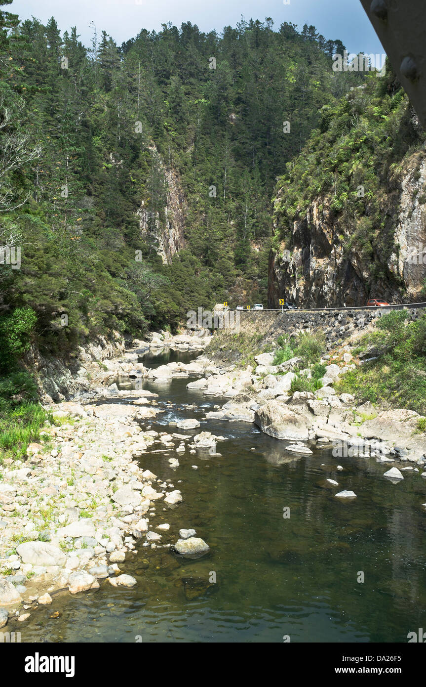 dh Ohinemuri Fluss KARANGAHAKE GORGE NEW ZEALAND State Highway 2 durch Karagahake Schlucht Stockfoto