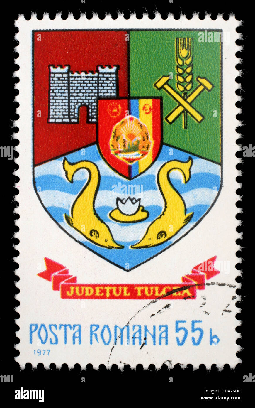 Rumänien - CIRCA 1977: Eine Briefmarke gedruckt in Rumänien zeigt Wappen von Tulcea County, circa 1977 Stockfoto