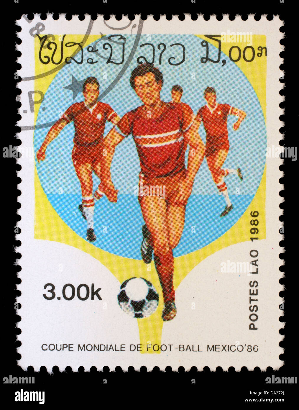 LAOS - CIRCA 1986: A Briefmarke gedruckt in LAOS zeigt "World Cup Football Championship, Mexiko - 1986", ca. 1986 Stockfoto