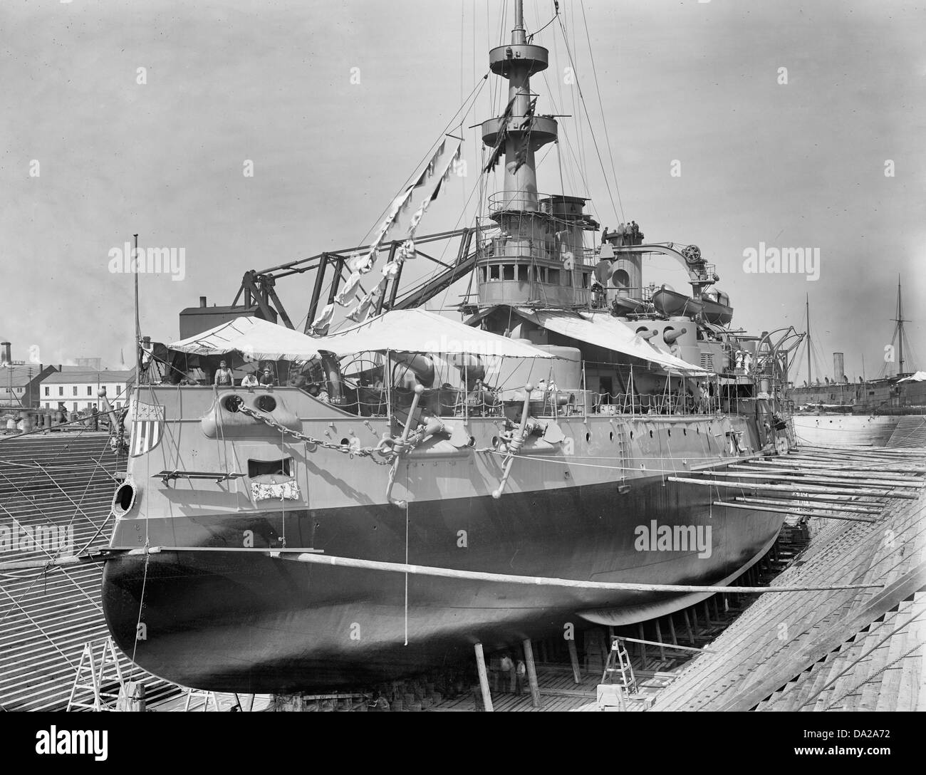 USS Oregon im Trockendock, Brooklyn Navy Yard, ca. 1898 Stockfoto
