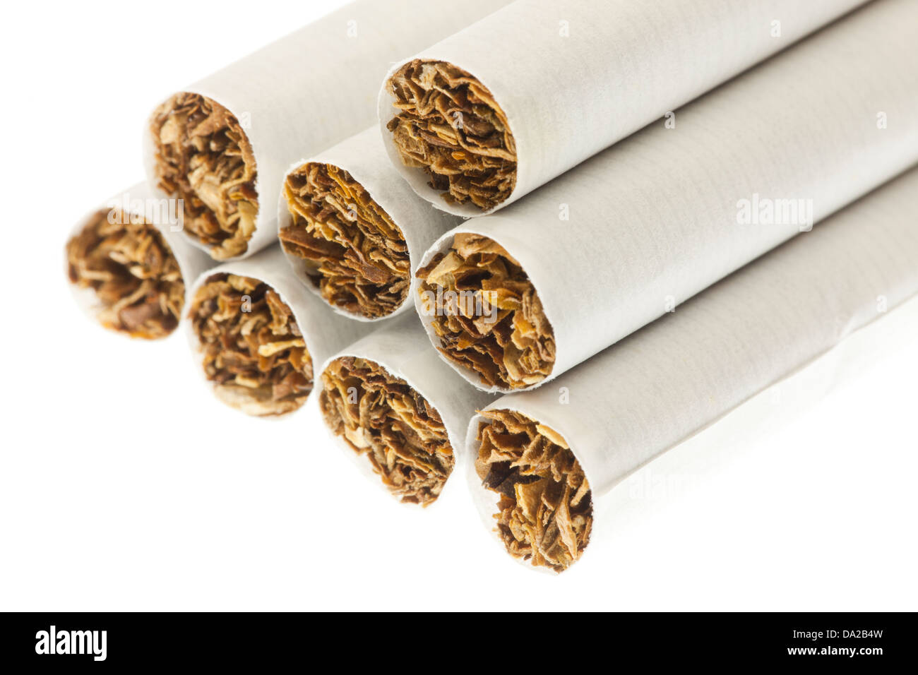 Zigaretten closeup auf Weiß (Tabak, Zigarette, Zigaretten) - USA Stockfoto