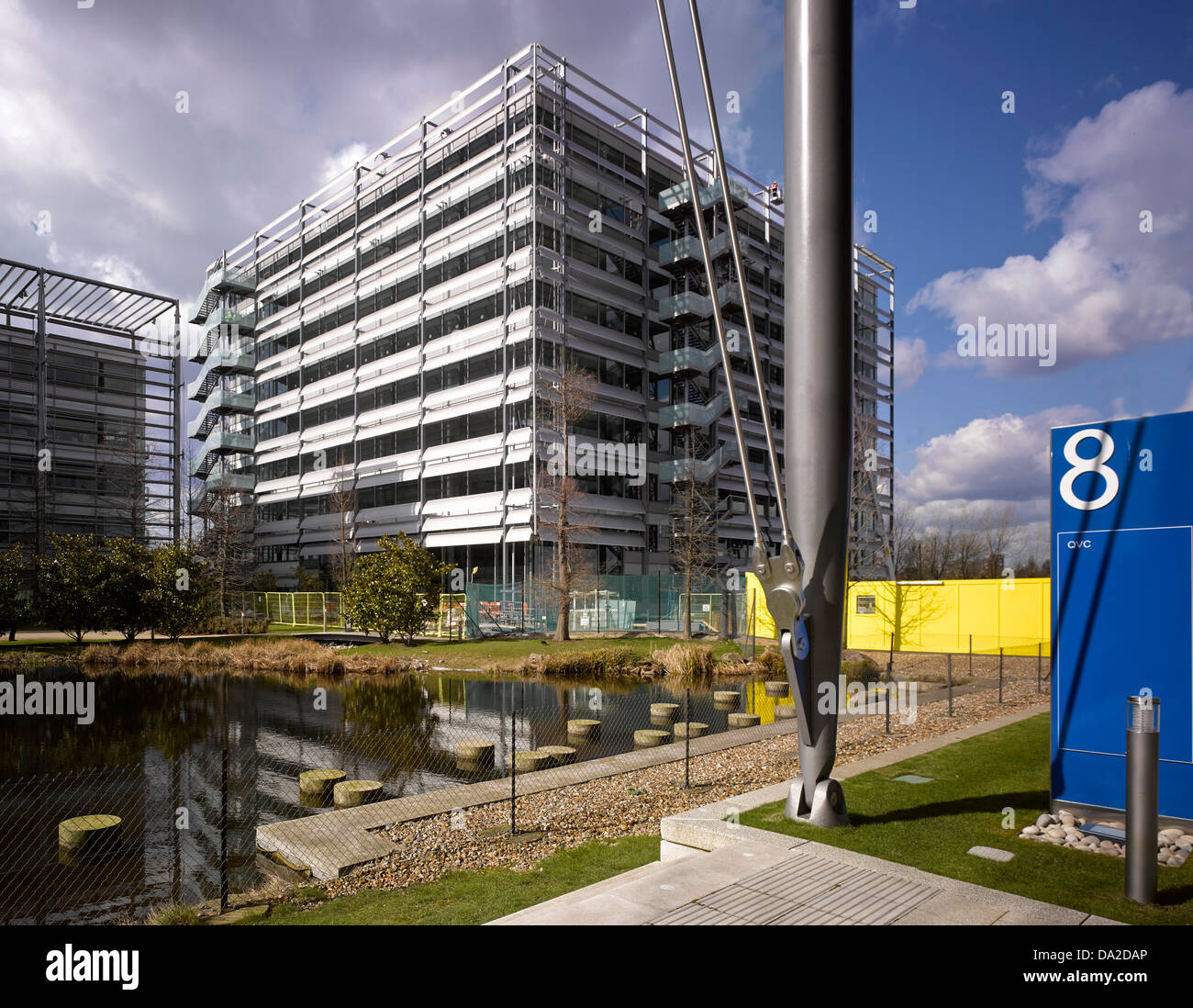 Chiswick Park, London, Vereinigtes Königreich. Architekt: Rogers Stirk Harbour + Partner, 2013. Gesamtüberblick in Chiswick Geschäft p Stockfoto