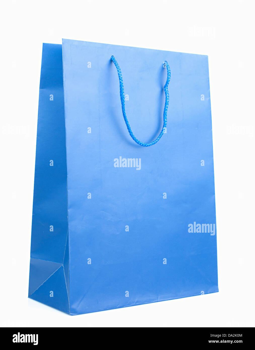 Blauen Papiertüte auf weißem Hintergrund Stockfoto