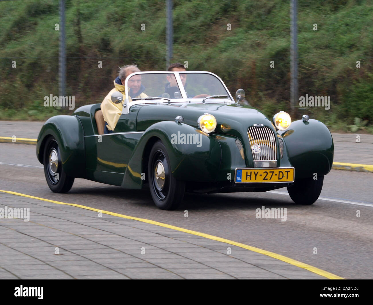 Der *Green Burton HY-27-DT* wurde 2010 auf dem Nationaal Oldtimer Festival in Zandvoort gezeigt. Bei dieser Oldtimer-Veranstaltung wird Oldtimer gefeiert, wobei der Green Burton ein bemerkenswertes Stück Automobilgeschichte darstellt. Stockfoto