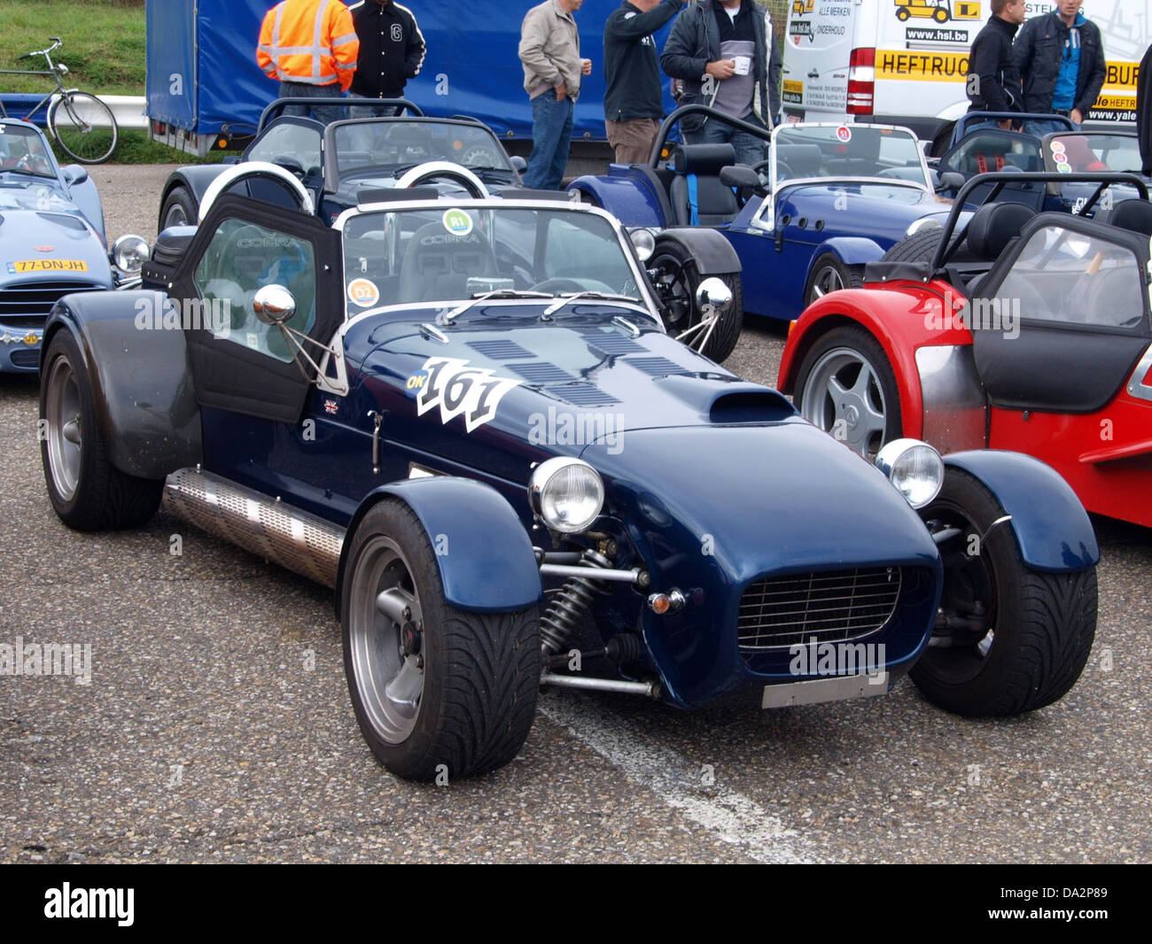 Das VM Nationaal Oldtimer Festival, das 2010 in Zandvoort stattfand, feierte Oldtimer und Oldtimer. Die Veranstaltung zog Enthusiasten an und präsentierte eine Vielzahl historischer Automobile. Stockfoto
