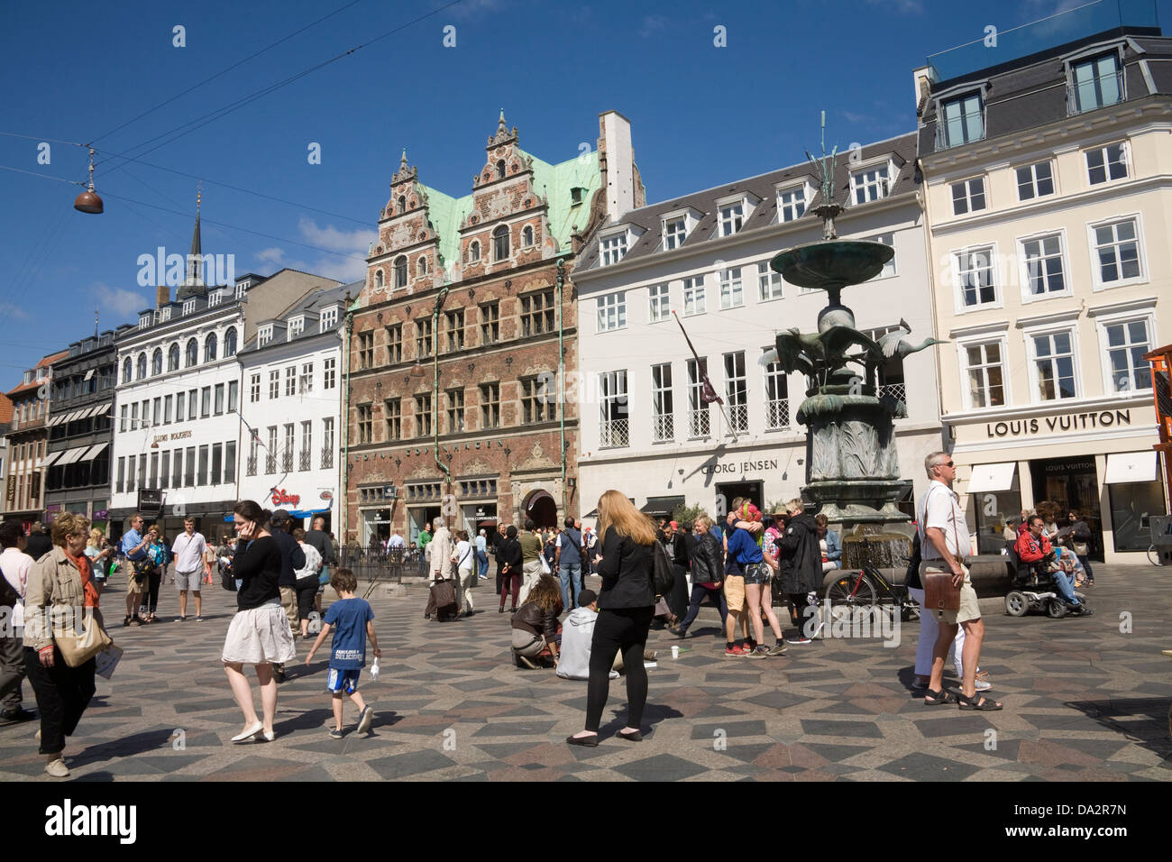 Kopenhagen Dänemark EU Storch Brunnen dominiert der sehr belebten Højbro Plads der Zentralplatz Stockfoto