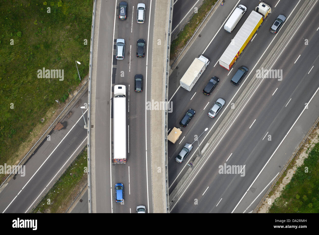 Luftaufnahme von der M25 A2-Kreuzung mit der A282 Stockfoto