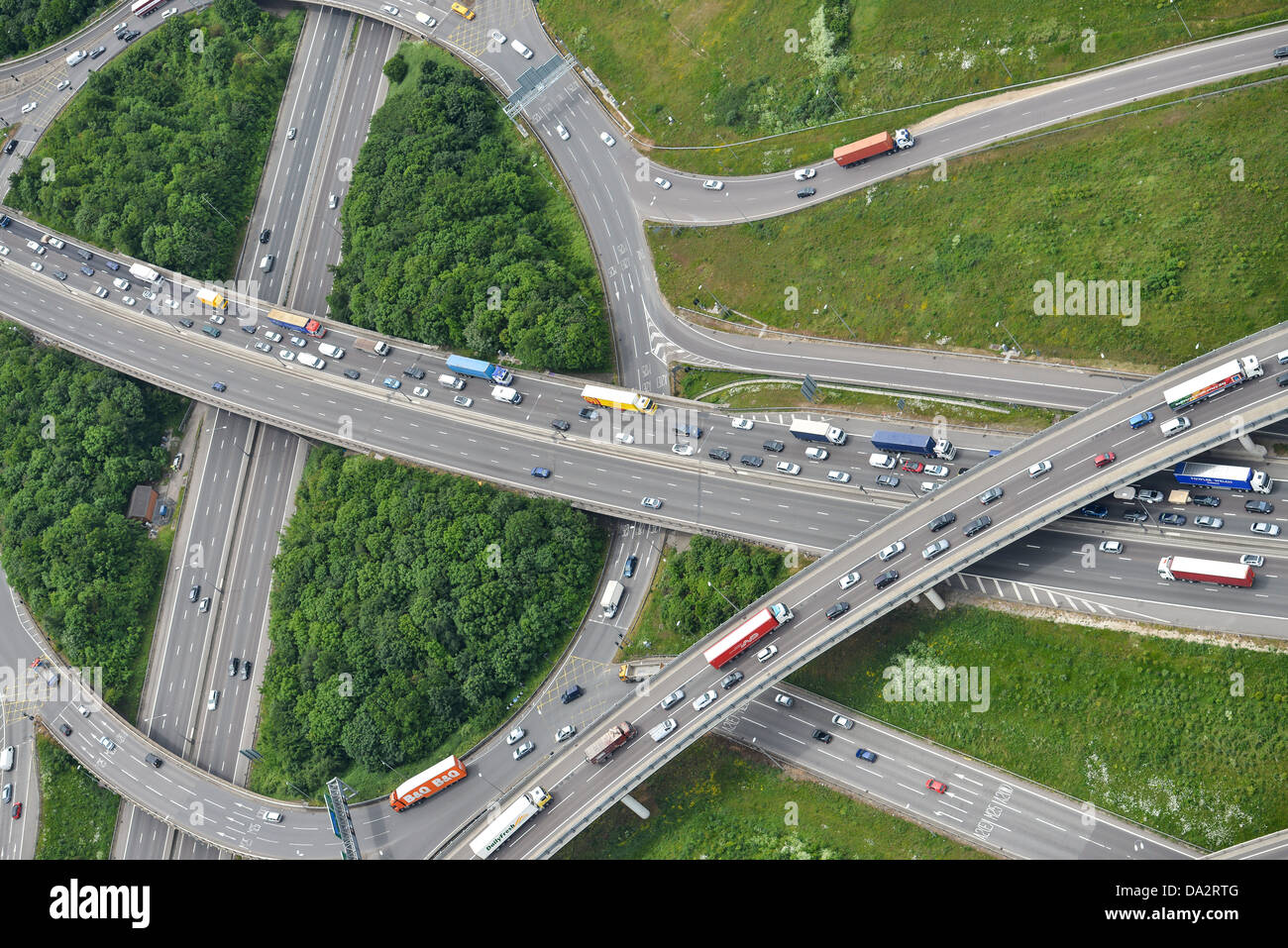 Luftaufnahme von der M25 A2-Kreuzung mit der A282 Stockfoto