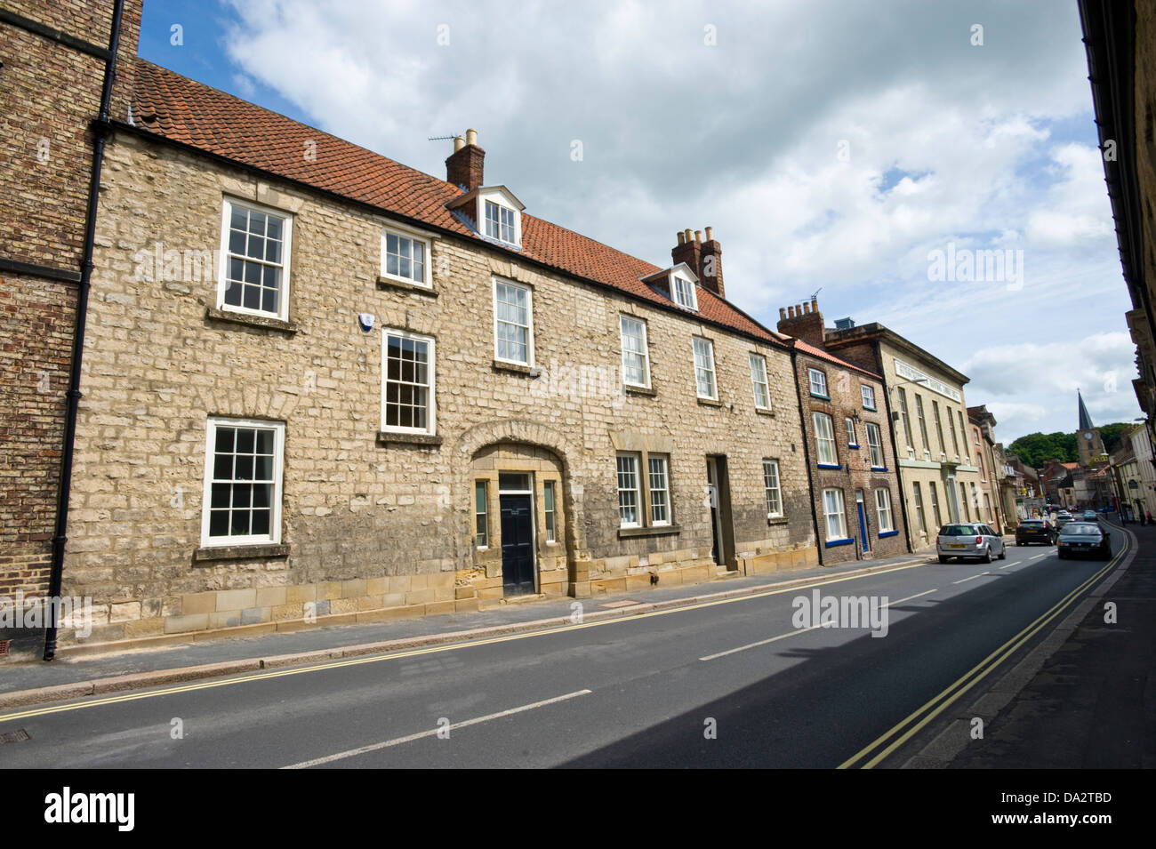 Periode Häuser der traditionellen Steinbau auf High Street bei Malton Ryedale North Yorkshire England UK Stockfoto