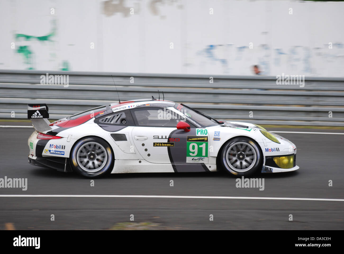 Nummer 91 Porsche 911 RSR in Le Mans 24 Hours 2013 von Porsche AG Team Manthey eingegeben Stockfoto