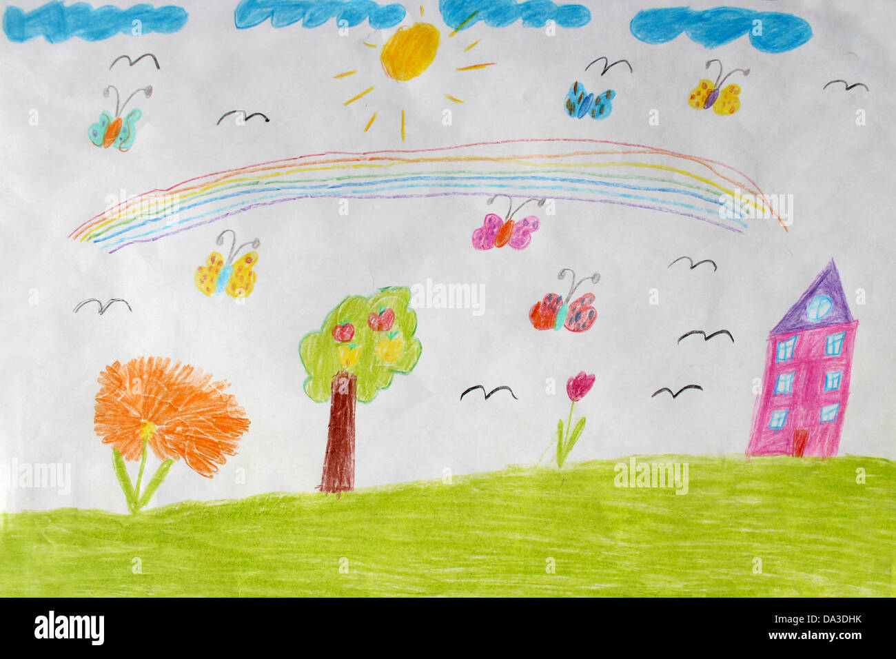 Bild Kinder Zeichnung des Hauses, Blumen und Regenbogen Stockfoto