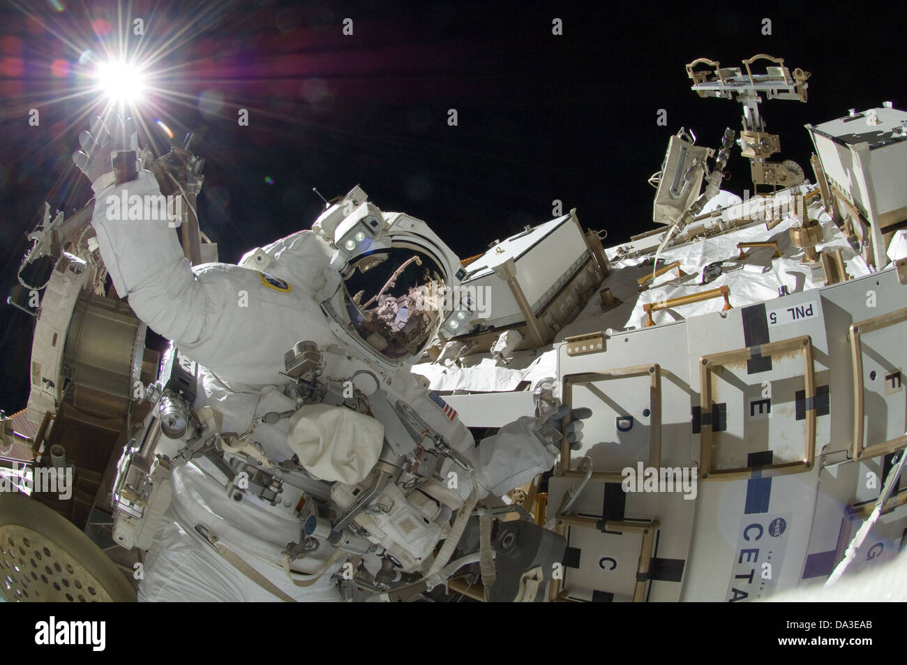 Raum-NASA ISS-Astronauten Sunita Williams, Expedition 32 Flugingenieur Extravehicular Activity (EVA) Stockfoto