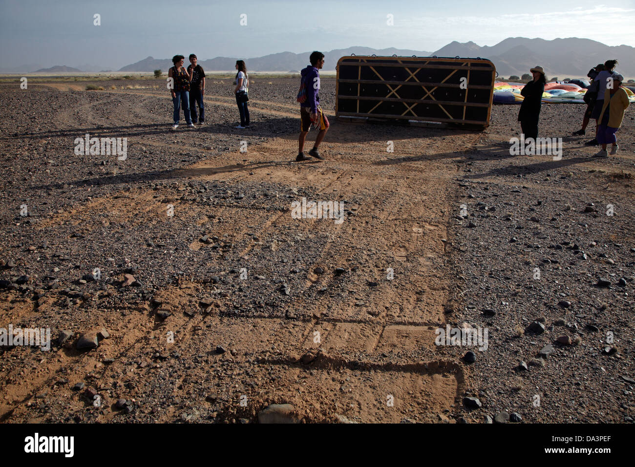 Bremsspur von Lande- und Heißluft Ballonkorb, Namib-Wüste, in der Nähe von Sesriem, Namibia, Afrika Stockfoto