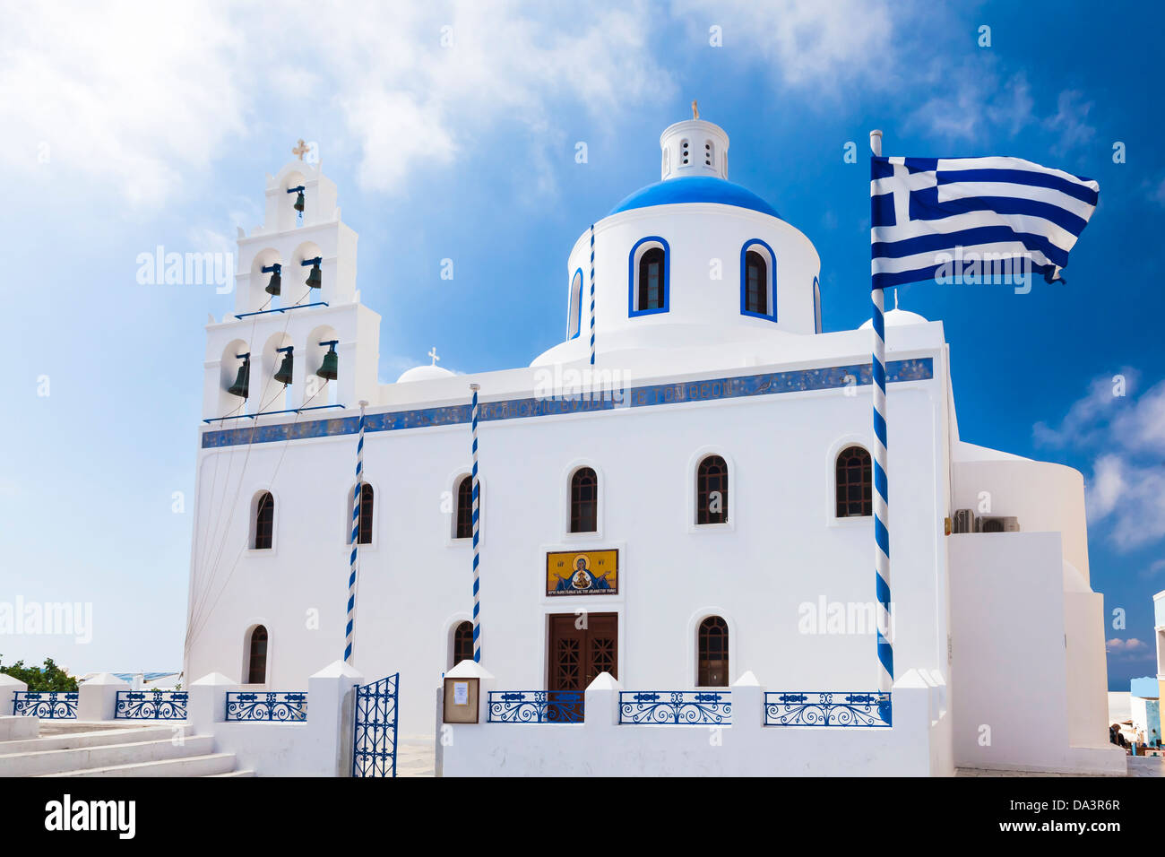 Griechisch-orthodoxe Kirche in der Stadt Oia Santorini Griechenland Europa Stockfoto