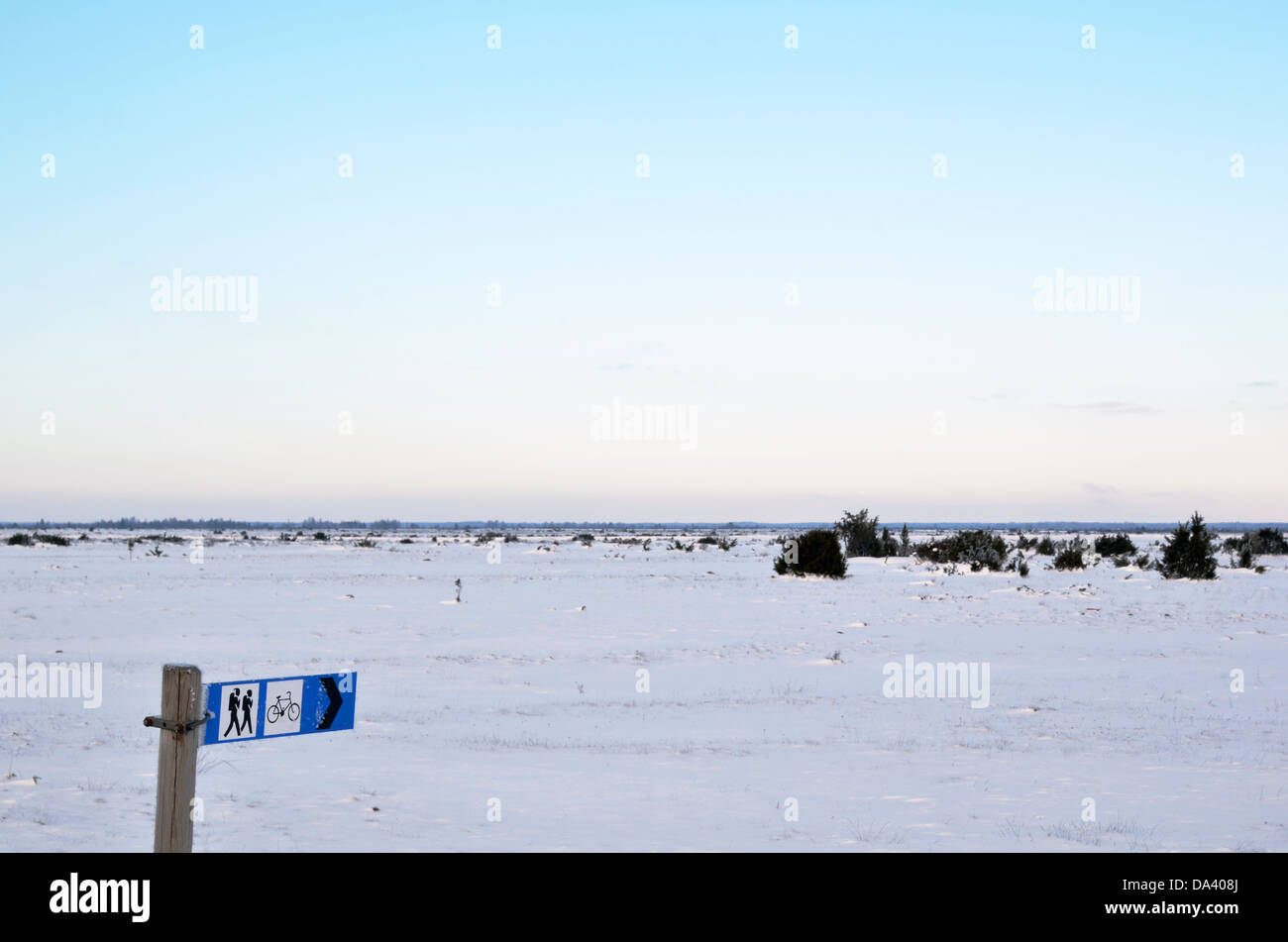 Zeichen in einer verschneiten Landschaft wandern Stockfoto