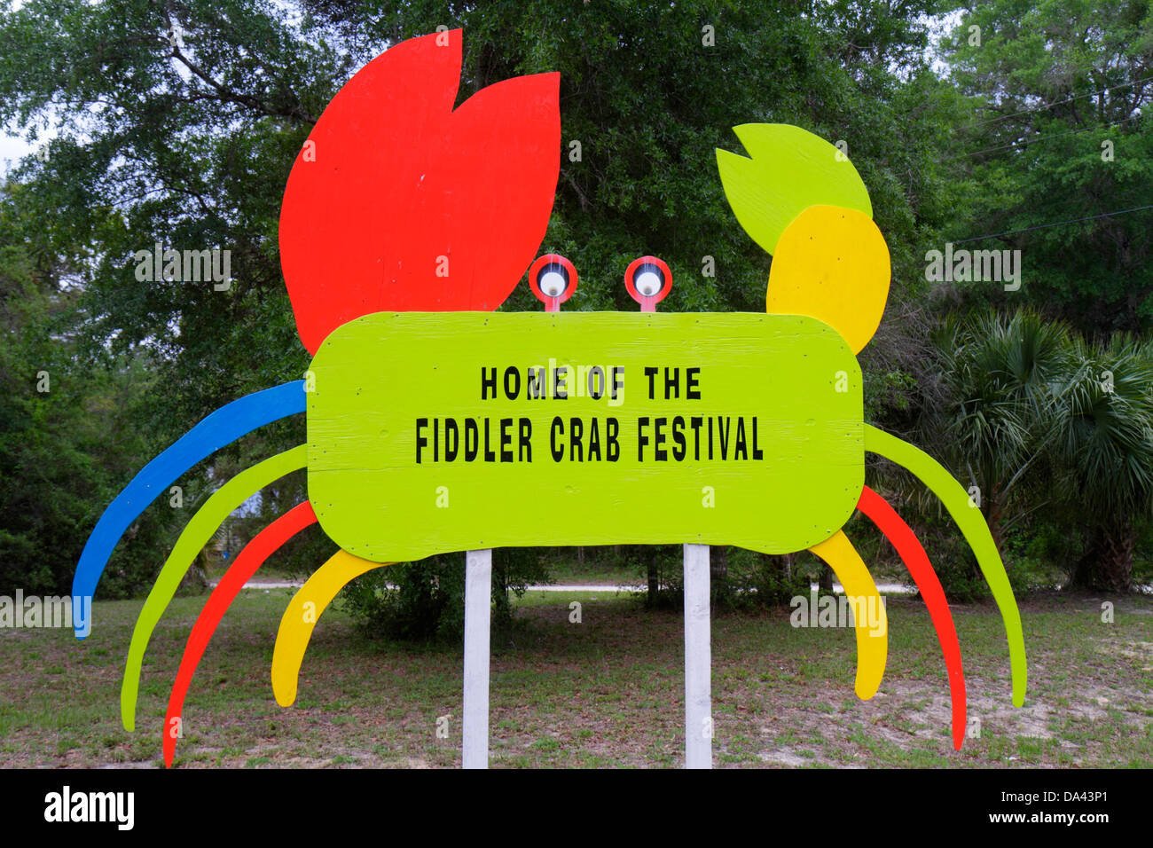 Florida Steinhatchee, Zeichen, Logo, Fiddler Krabbenfest, Humor, humorvoll, Besucher reisen Reise touristischer Tourismus Wahrzeichen Kultur Kultur Stockfoto