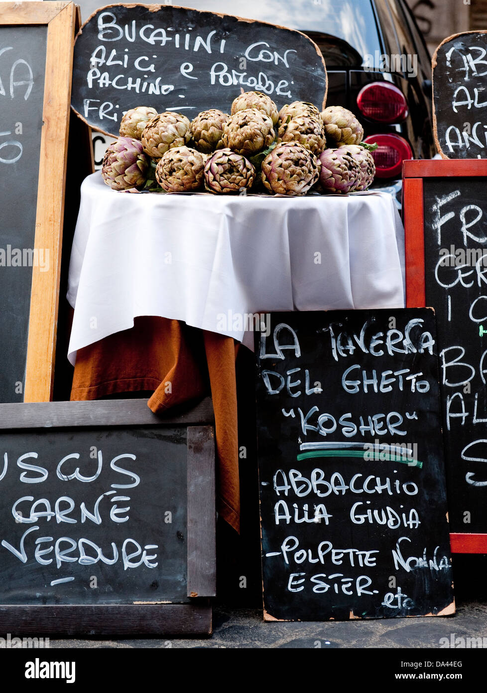 Roman "Carciofi" Artischocken, von Restaurant-Zeichen in der jüdischen Ghetto von Rom, Italien Stockfoto