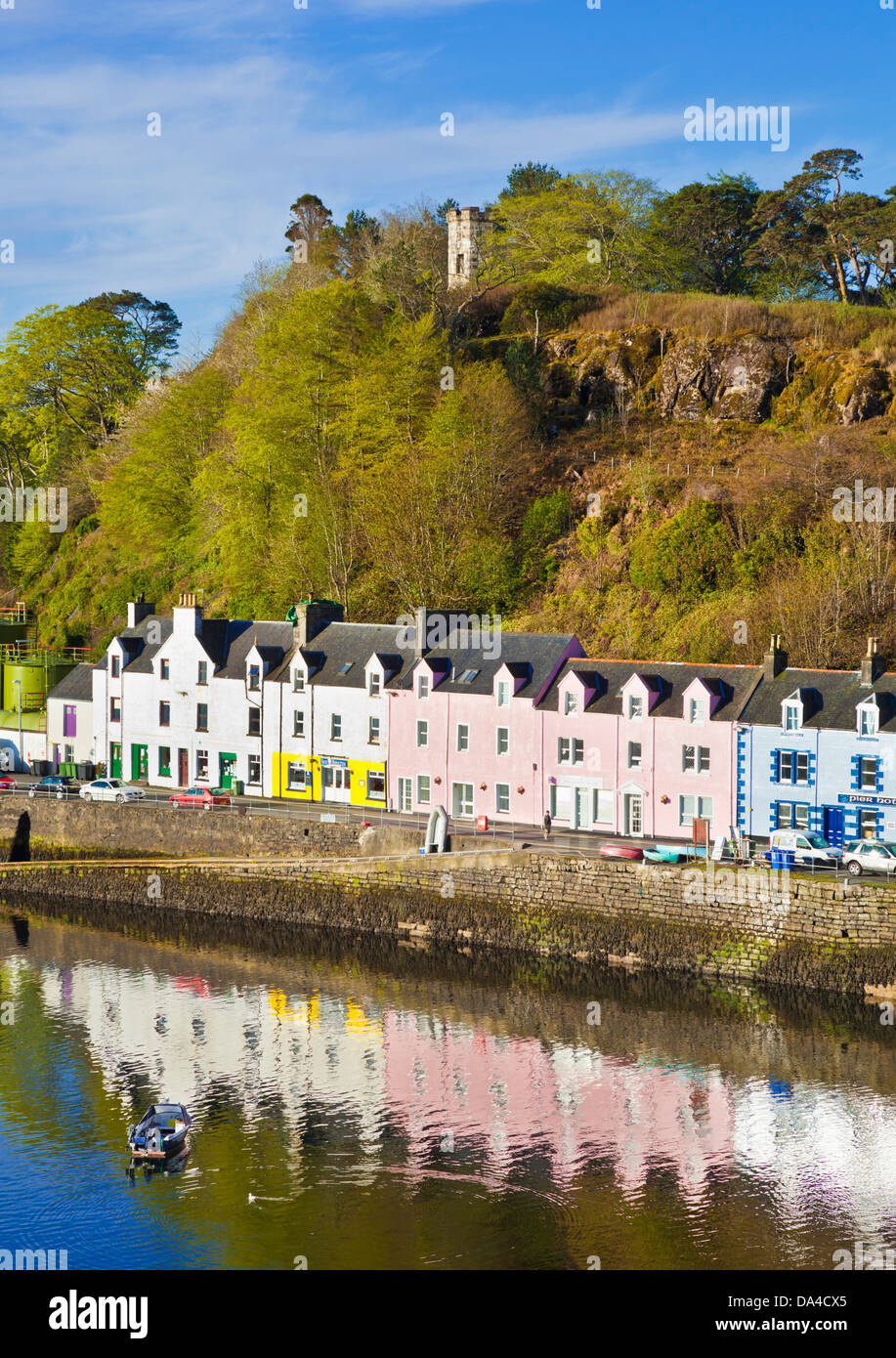 farbige Häuser in Portree Hafen Isle Of Skye, Highlands und Inseln Schottland Großbritannien GB EU Europa Stockfoto