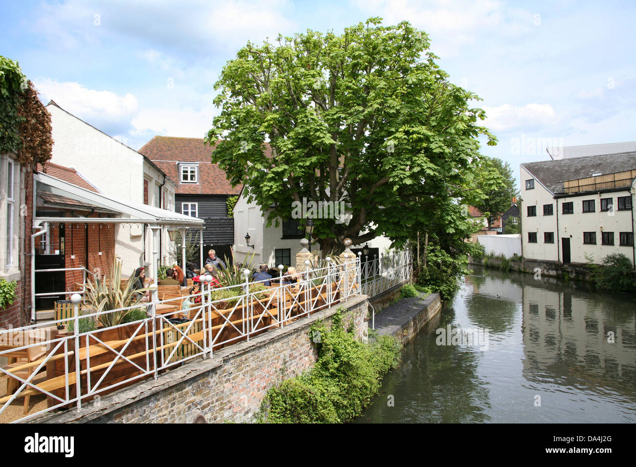 Gebäude entlang Fluss Lee, Hertford, Hertfordshire, Vereinigtes Königreich Stockfoto