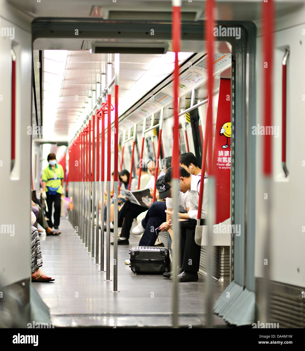 Hong Kong MTR u-Bahn-Fahrzeug-Innenraum. Stockfoto