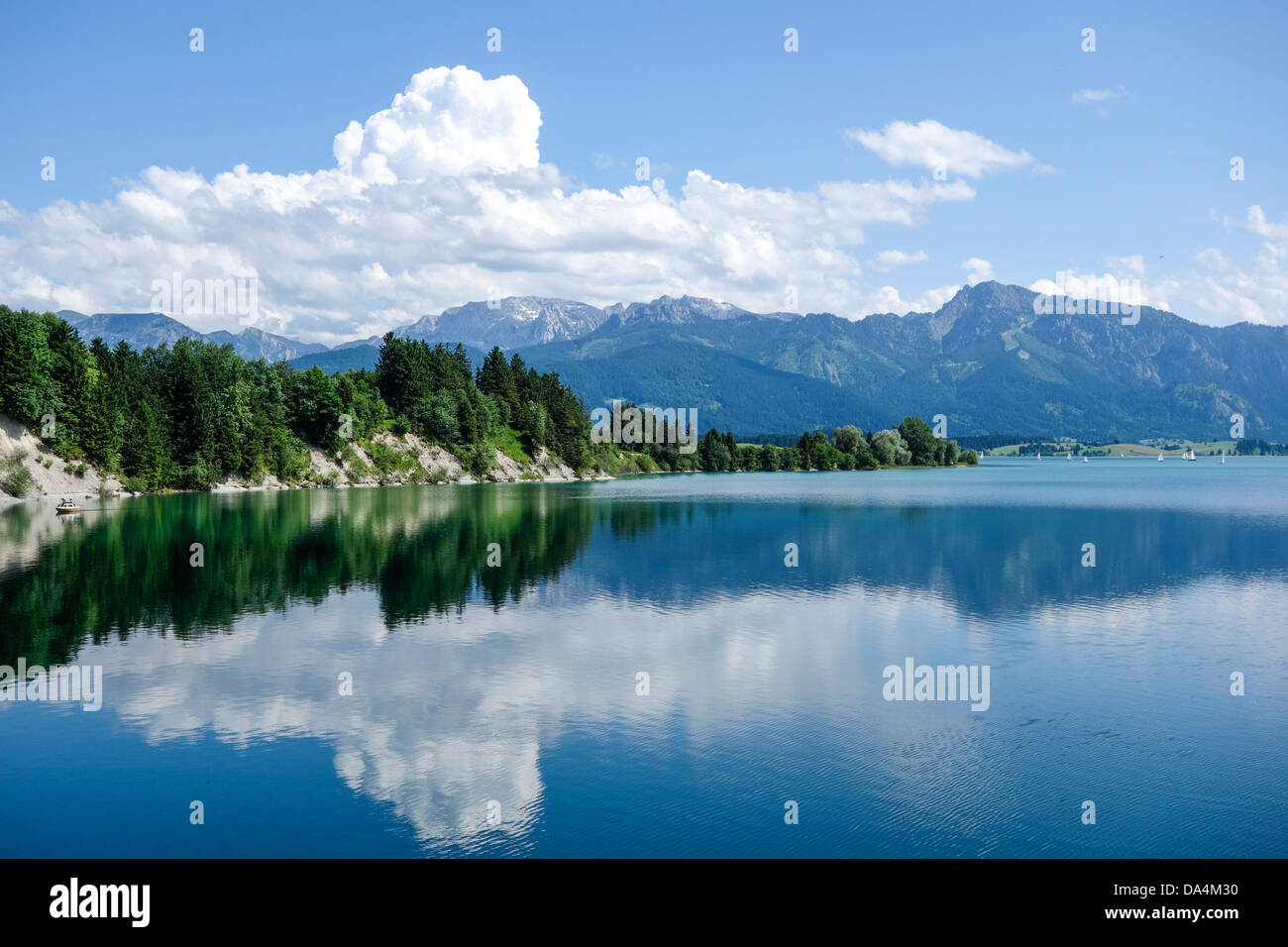 Forggensee und die Allgäuer Alpen, Bayern, Deutschland Stockfoto