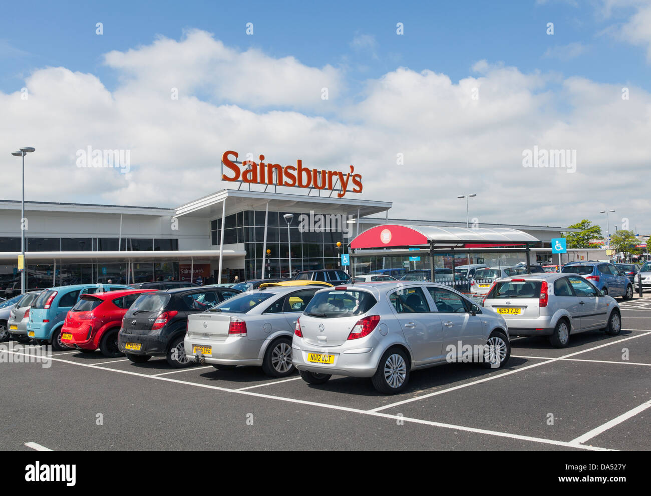 Sainsbury's Store & Auto park Stockfoto