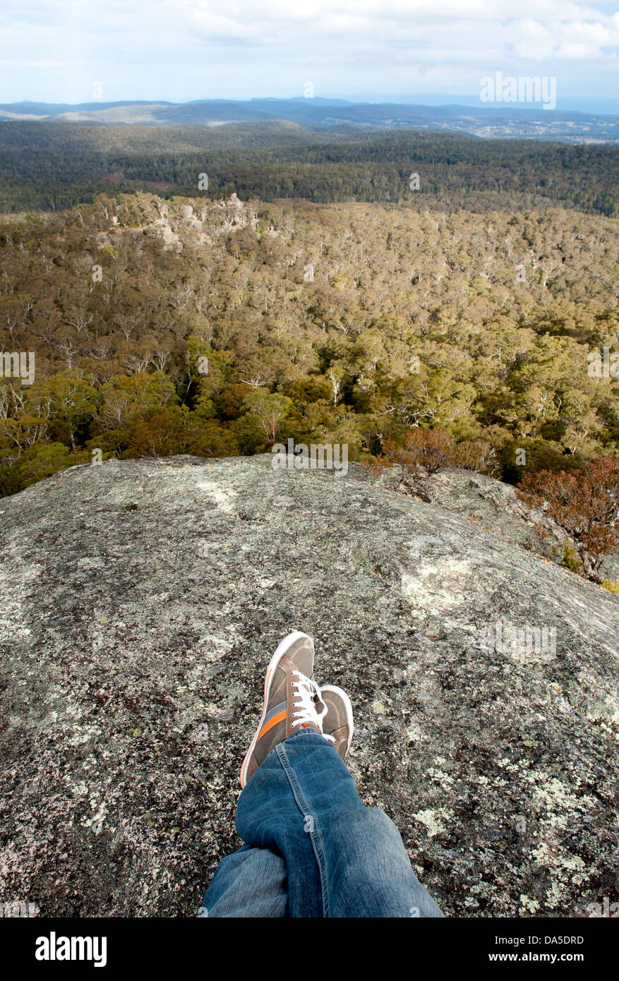 Die Ansicht und meine Beine am Cathedral Rocks, NSW, Australien Stockfoto