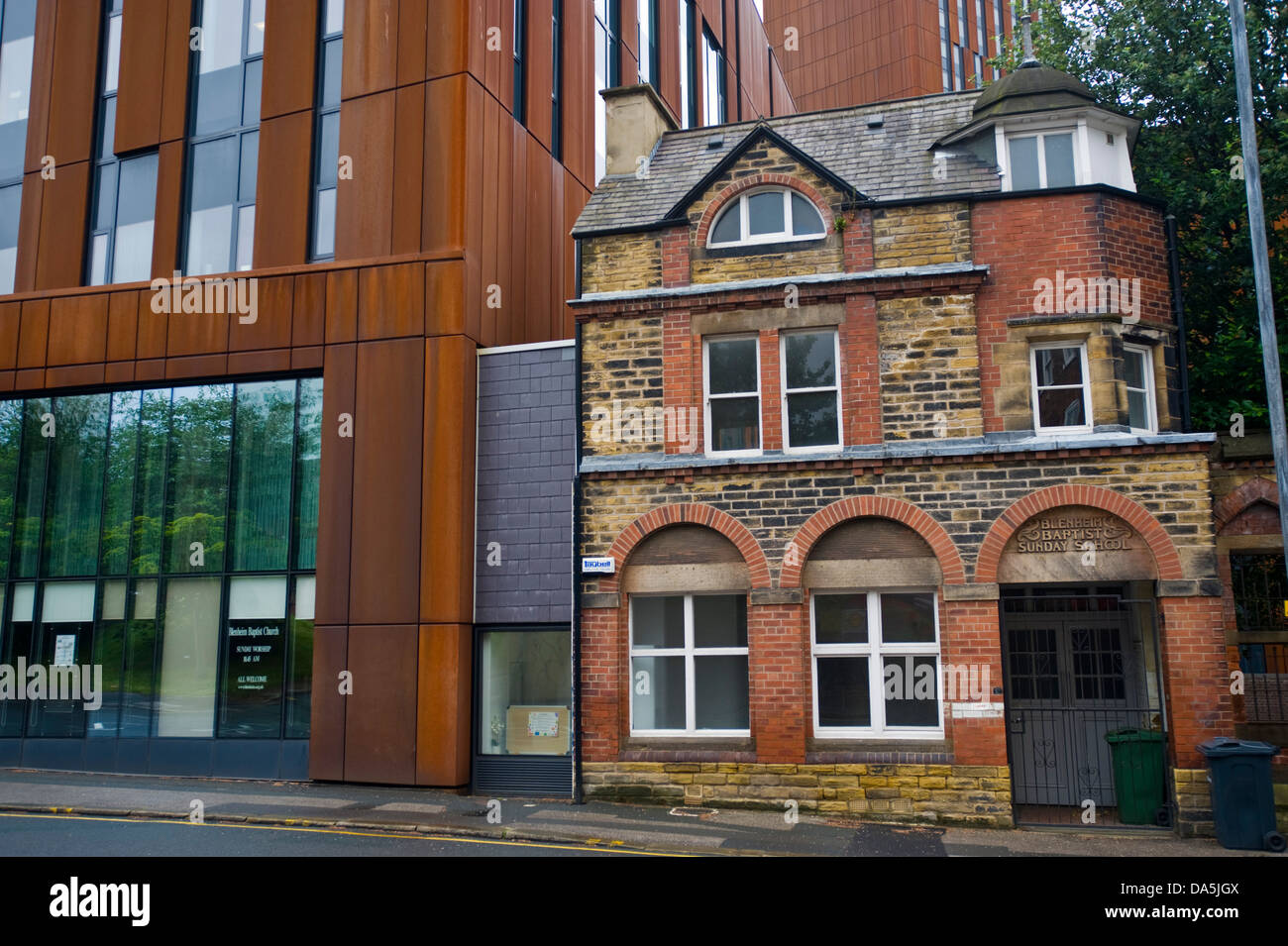 Alte und moderne Baustile in Leeds West Yorkshire England UK Stockfoto
