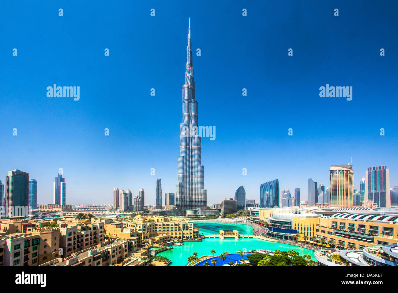 Vereinigte Arabische Emirate, Vereinigte Arabische Emirate, Dubai, Stadt, Innenstadt, Burj Khalifa, Gebäude, Burj, Khalifa, Architektur, Brücke, Center, Wüste, d Stockfoto