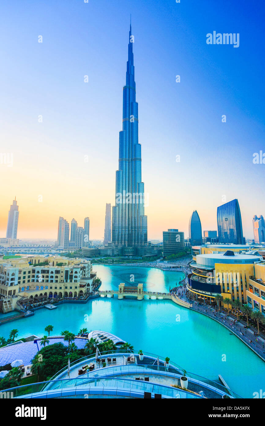 Vereinigte Arabische Emirate, Vereinigte Arabische Emirate, Dubai, Stadt, Innenstadt, Burj Khalifa, Gebäude, Gebäude, Burj Khalifa, Architektur, Brücke, Zentrum, Stockfoto