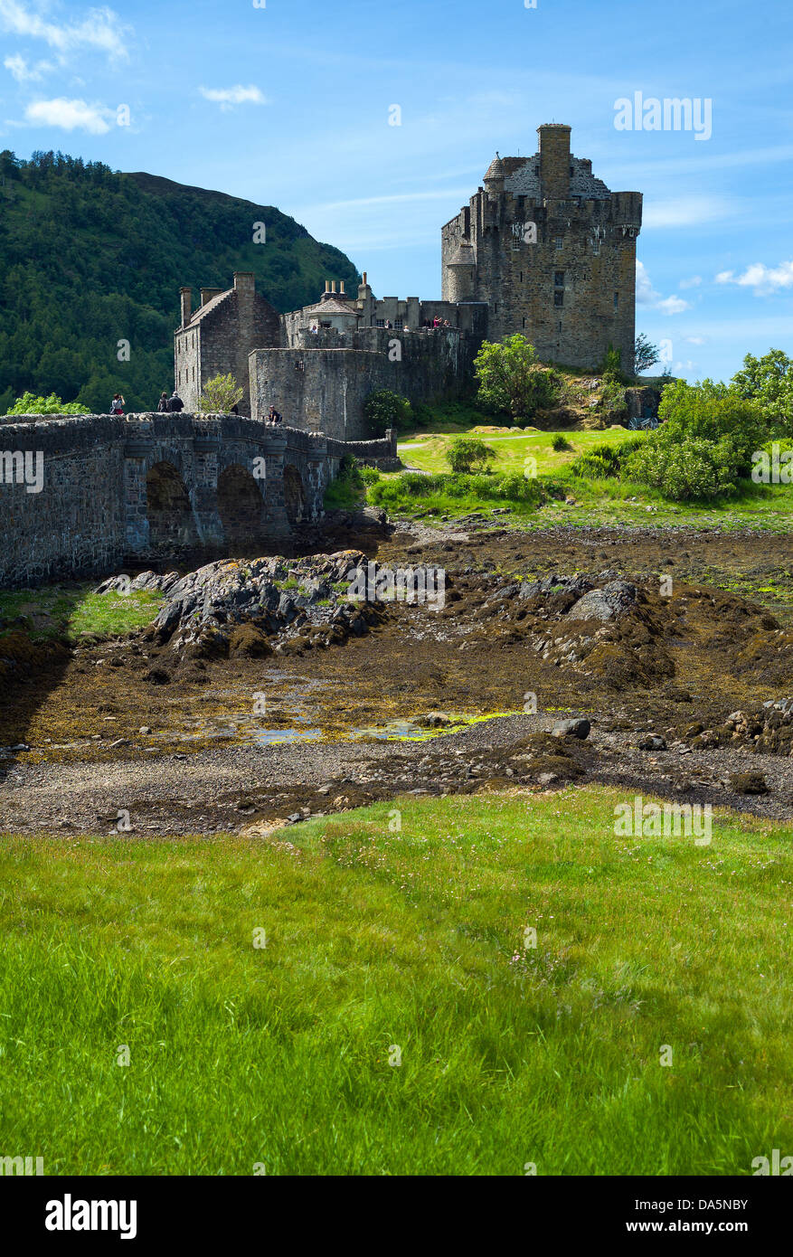 Europa-Großbritannien, Schottland, Highlands, die Brücke zur Burg Eilean Conan. Stockfoto