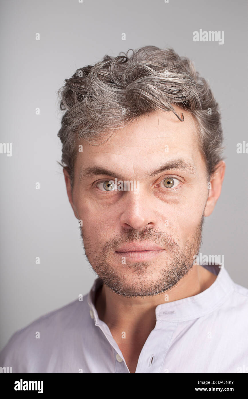 Porträt des Mannes unrasiert Stockfoto