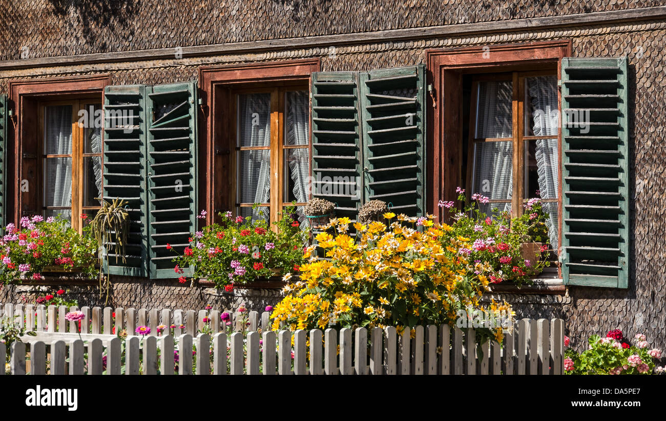 Emmental, Kanton Bern, Bern, Schweiz, Europa, Fenster, Geranien, Blumen, Blumen, Dekoration Stockfoto