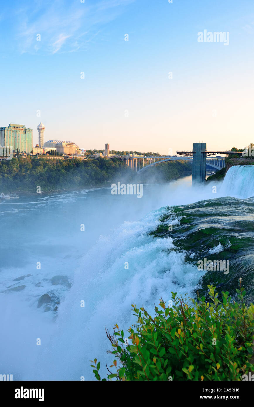 Niagarafälle-Sonnenaufgang in der Morgen-Nahaufnahme Stockfoto