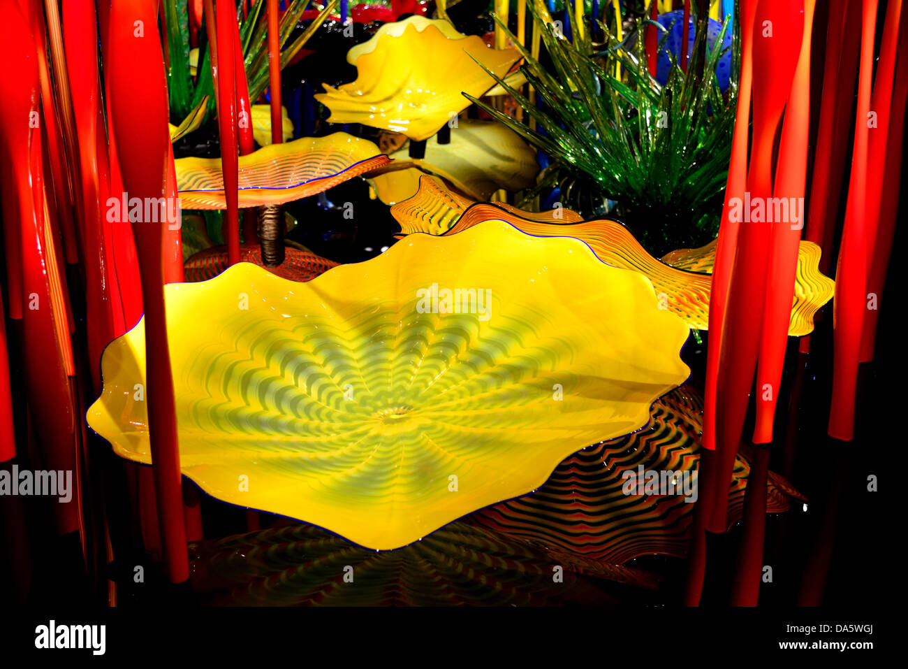 Kunst-Brille von Dale Chihuly im Display. Chihuly Garten und Glas, Seattle, Washington, USA. Stockfoto