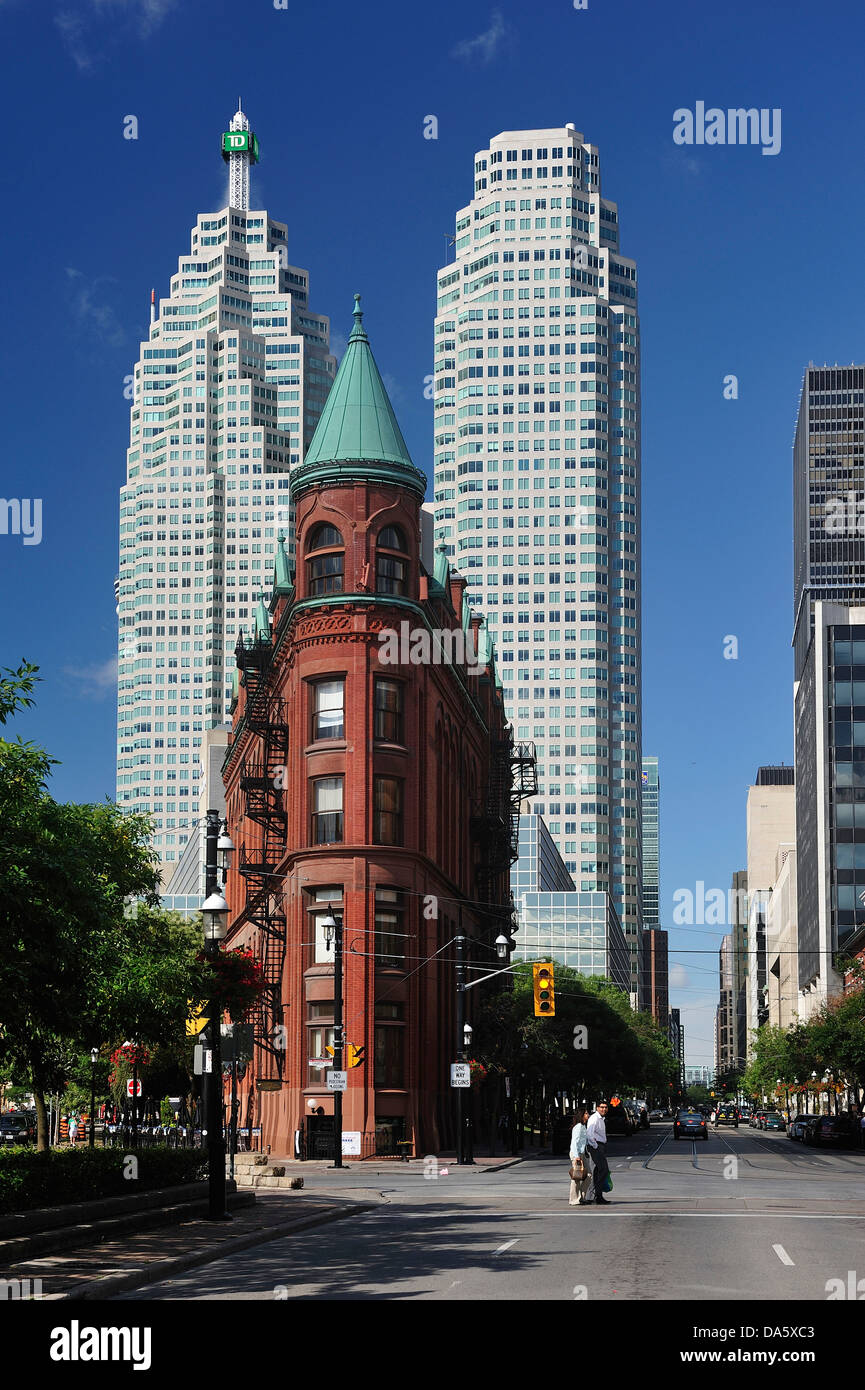 Kanada, Wolken, Flatiron Building, Ontario, Toronto, Ziegel, Stadt, Skyline, Straße, Turm, alte, moderne Stockfoto